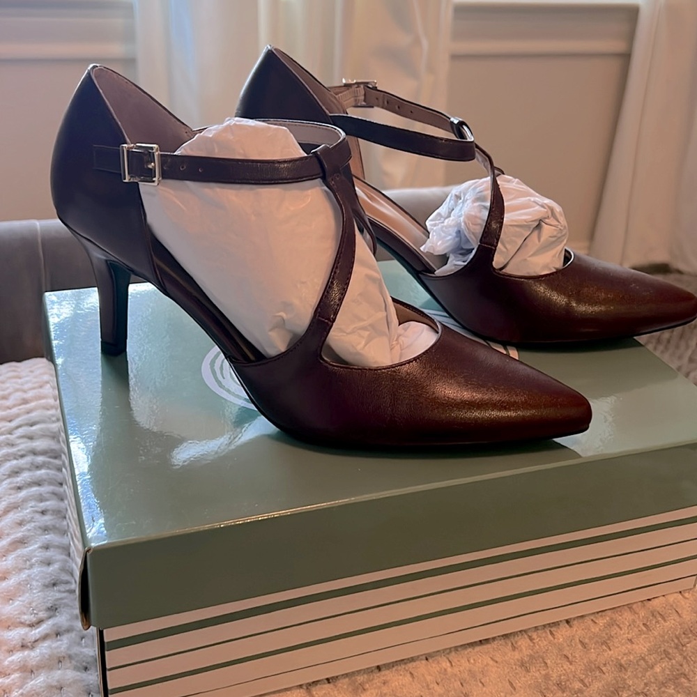 Comfort Heels. Brown Leather.